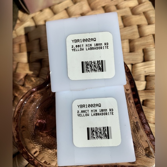 Two Rare Yellow Labradorite Vintage 2.00ct 10mm round faceted gemstones NWT - Picture 4 of 5